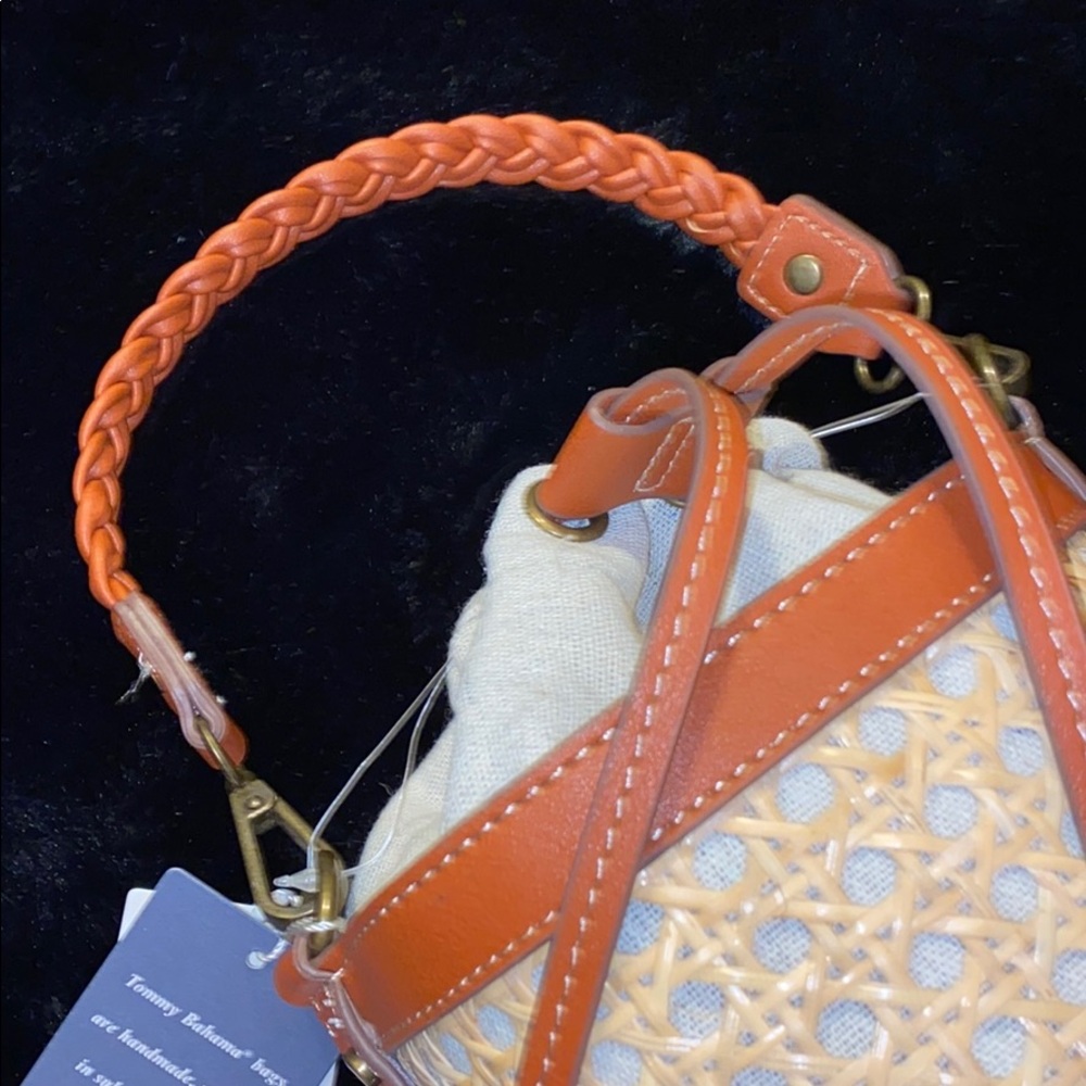 TOMMY BAHAMA RATTAN STRAW HANDMADE BUCKET BAG - Picture 2 of 5